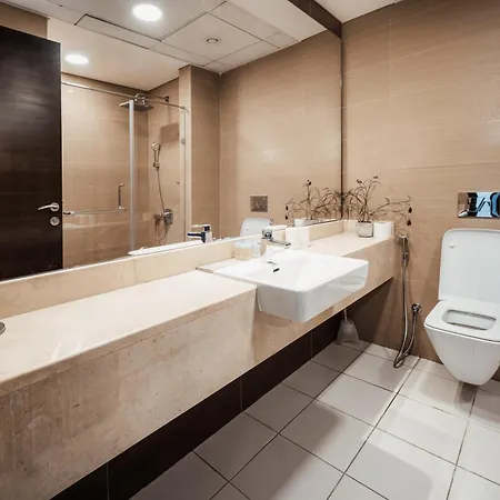 Izzzi - One Bedroom Apartment, Sparkle Tower Dubai Exterior photo